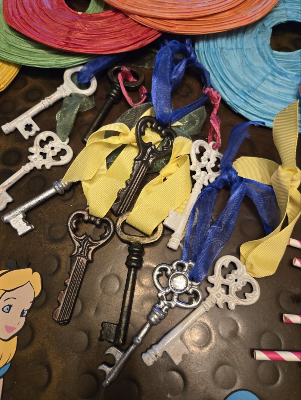 Birthday Party Supplies- Alice In Wonderland - Picture 9 of 16